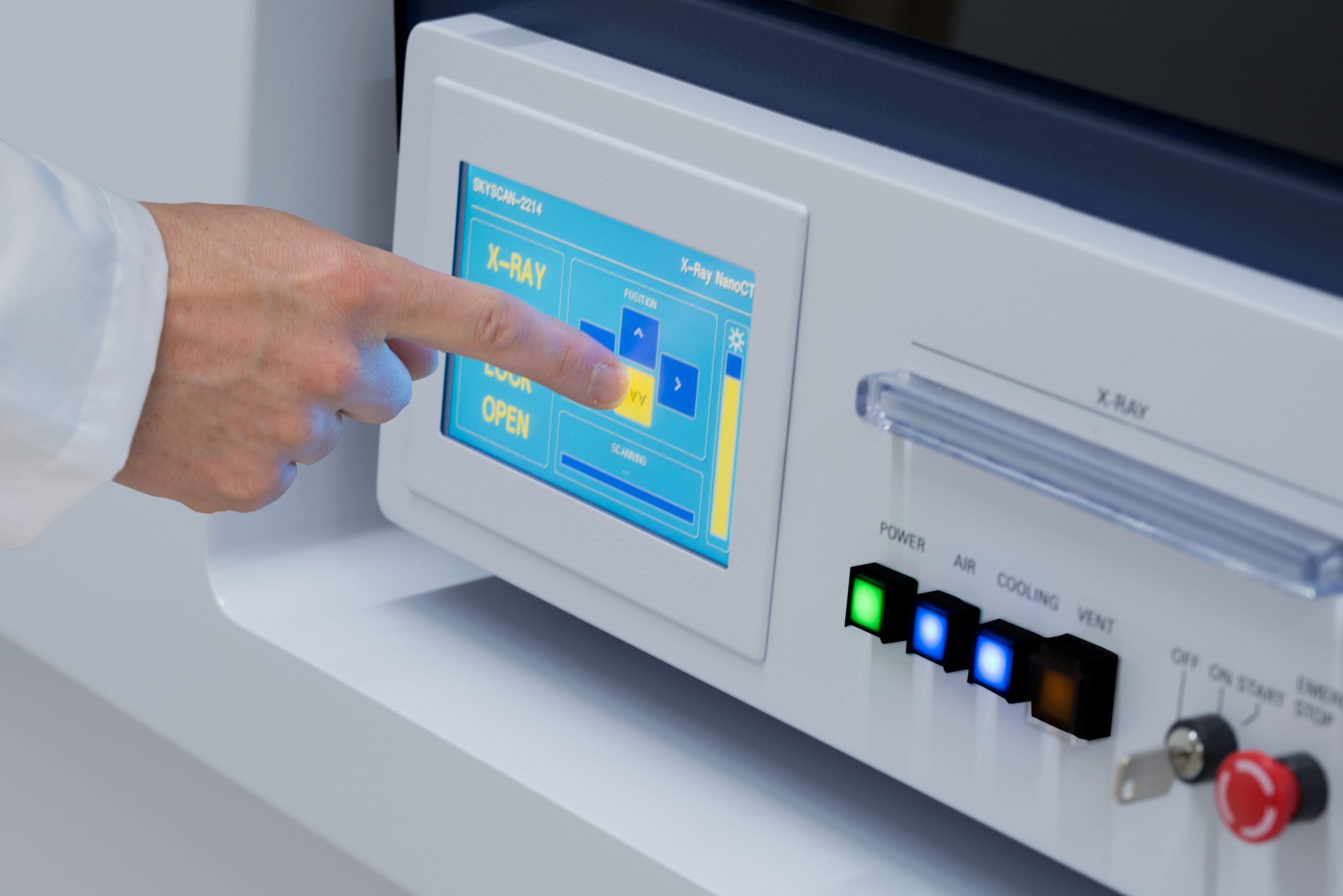 SKYSCAN 2214_touchscreen